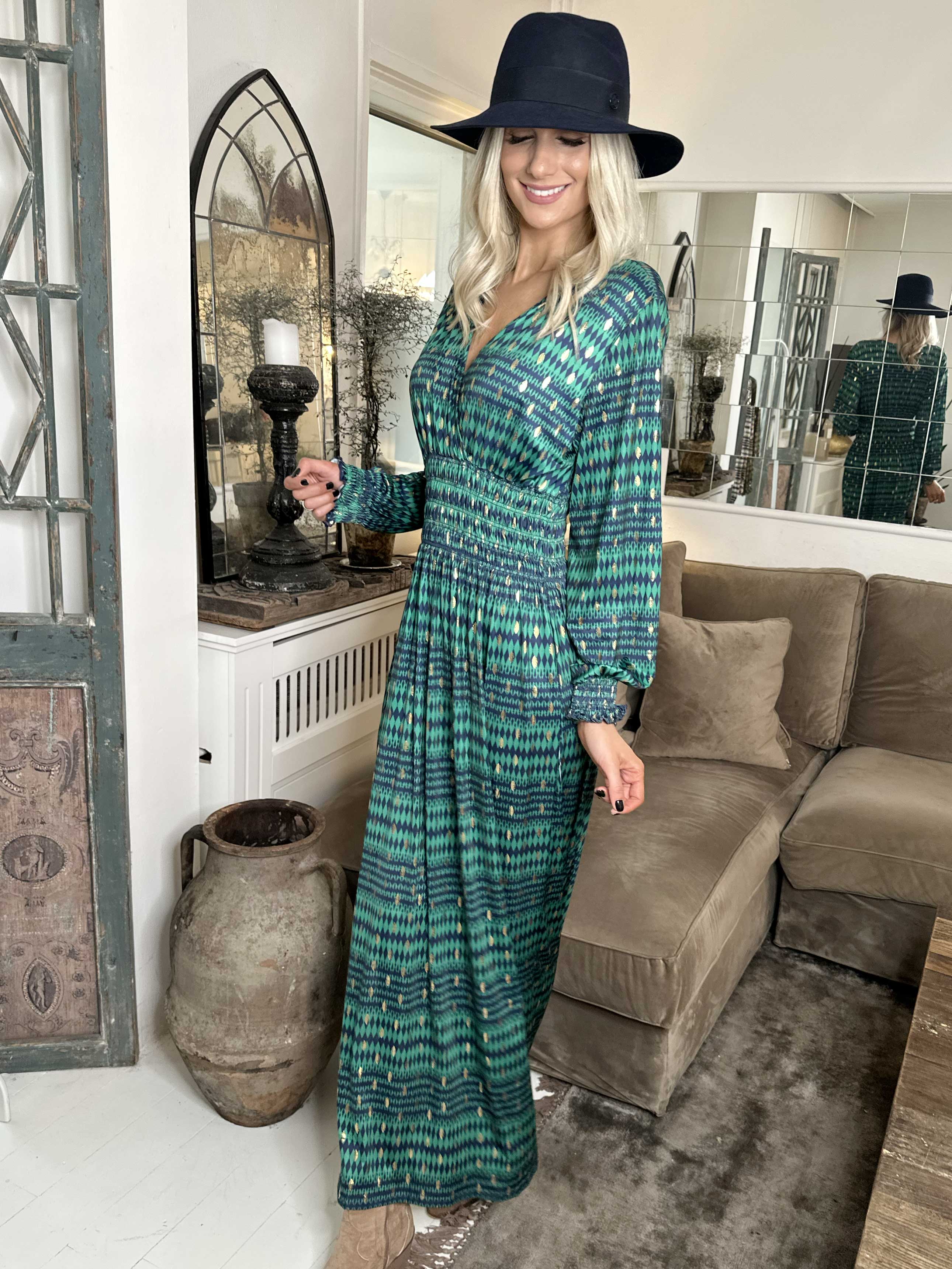 Pams Stripe L/S - Mönstrad klänning med resår och gulddetaljer